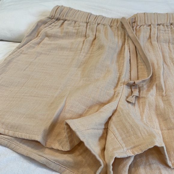 ARITZIA WILFRED XS CREAM/BEIGE/YELLOW SHORT - Picture 3 of 6